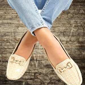 Truffles cream colored faux croc style slip on loafers! Ntn